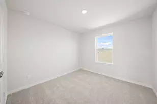 305 Bennett St, Angleton, TX 77515 - Photo 17