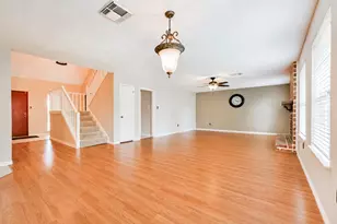 9818 Sagepike Dr, Houston, TX 77089 - Photo 7