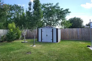 4707 Meadowthorn Ct, Friendswood, TX 77546 - Photo 37