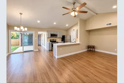 5620 Hollow Pines Drive, Houston, TX 77049 - Photo 3