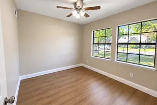 5620 Hollow Pines Dr, Houston, TX 77049 - Photo 7