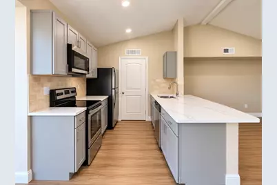 5620 Hollow Pines Drive, Houston, TX 77049 - Photo 5