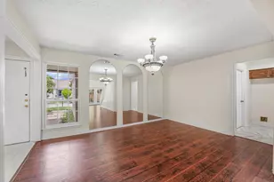 6130 Briar Terrace Dr, Houston, TX 77072 - Photo 9