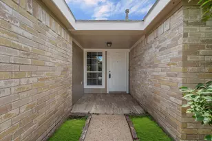 6130 Briar Terrace Dr, Houston, TX 77072 - Photo 3