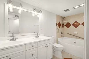 2238 S Piney Point Rd, Houston, TX 77063 - Photo 25