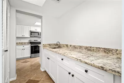 2238 S Piney Point Road #102, Houston, TX 77063 - Photo 9
