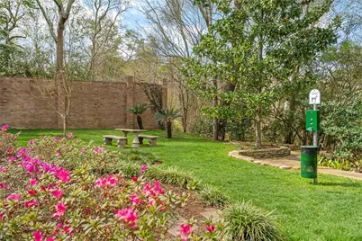2238 S Piney Point Road #102, Houston, TX 77063 - Photo 27