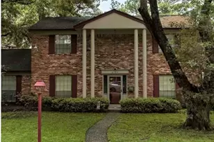 2102 Hollow Hook Rd, Houston, TX 77080 - Photo 1