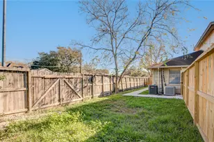 5902 Hornwood Dr A, Houston, TX 77081 - Photo 23