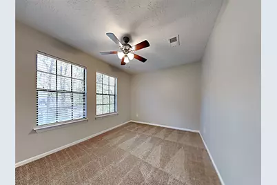 158 E Pathfinders Circle, The Woodlands, TX 77381 - Photo 9