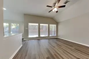 70 N Creekmist Pl, Conroe, TX 77385 - Photo 3