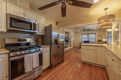 5217 Avenue N 1/2, Galveston, TX 77551 - Photo 11