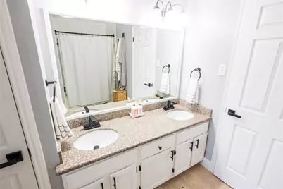 31 N Drifting Leaf Court, The Woodlands, TX 77380 - Photo 37