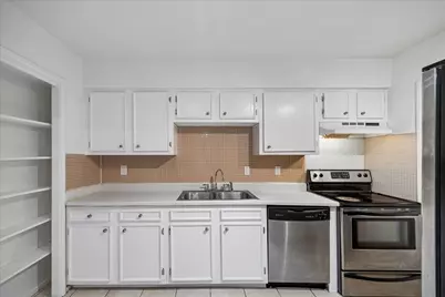 11540 Chimney Rock Road #201, Houston, TX 77035 - Photo 7