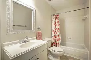 3515 Meadowcrest Ln, Sugar Land, TX 77478 - Photo 13