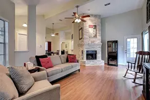 3515 Meadowcrest Ln, Sugar Land, TX 77478 - Photo 7