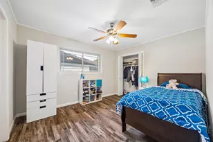 7711 Twin Hills Dr, Houston, TX 77071 - Photo 19