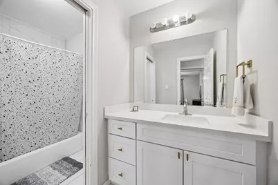 7711 Twin Hills Drive, Houston, TX 77071 - Photo 19