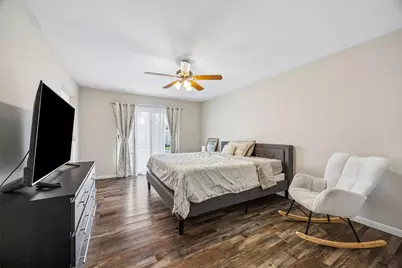 7711 Twin Hills Drive, Houston, TX 77071 - Photo 21