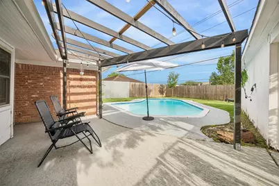 7711 Twin Hills Drive, Houston, TX 77071 - Photo 25
