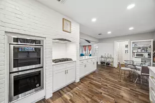 7711 Twin Hills Dr, Houston, TX 77071 - Photo 9