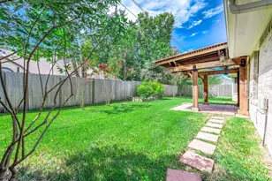 2215 Manchester Ln, Pearland, TX 77581 - Photo 5