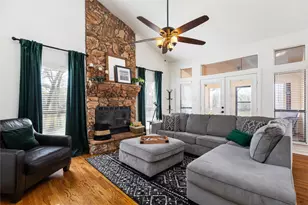 431 Shoreline Dr, Huntsville, TX 77320 - Photo 11