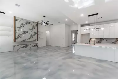 2405 W Green Briar Drive, Huntsville, TX 77340 - Photo 17