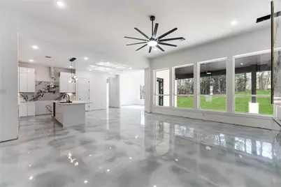 2405 W Green Briar Drive, Huntsville, TX 77340 - Photo 15