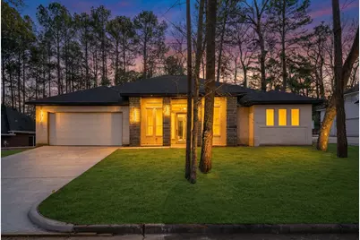 2405 W Green Briar Drive, Huntsville, TX 77340 - Photo 1