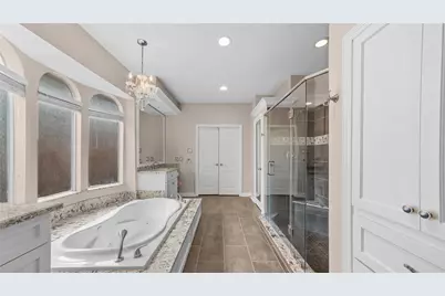 6006 E Brook Court, Sugar Land, TX 77479 - Photo 15