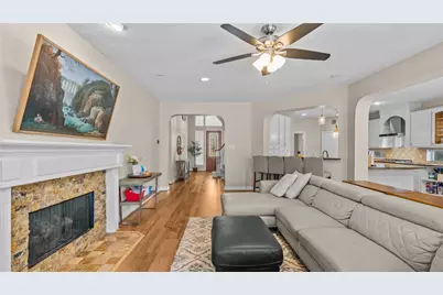 6006 E Brook Court, Sugar Land, TX 77479 - Photo 5