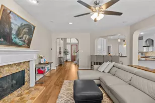 6006 E Brook Ct, Sugar Land, TX 77479 - Photo 5