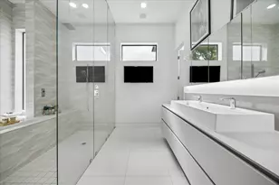 2014 Park St, Houston, TX 77019 - Photo 17