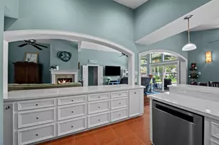 638 Bay Club Dr, Seabrook, TX 77586 - Photo 9