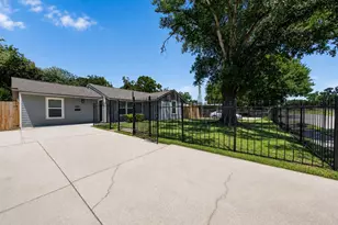 5955 Bellfort St, Houston, TX 77033 - Photo 3