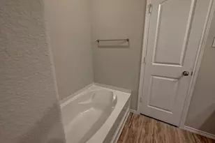 7022 N Sound Ln, Conroe, TX 77304 - Photo 23