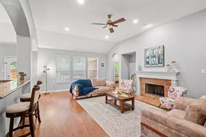 7 Caelin Court, The Woodlands, TX 77382 - Photo 9