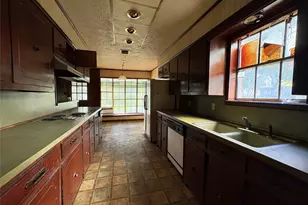 3009 Del Monte Ave, Bay City, TX 77414 - Photo 11