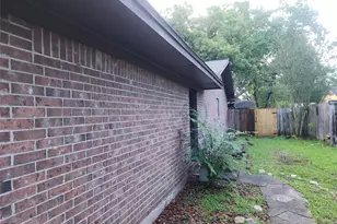 3009 Del Monte Ave, Bay City, TX 77414 - Photo 5
