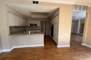 168 Litchfield Ln, Houston, TX 77024 - Photo 11