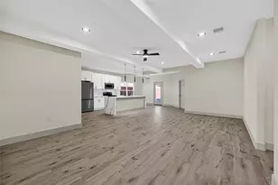 2832 Ashley St, La Marque, TX 77568 - Photo 9