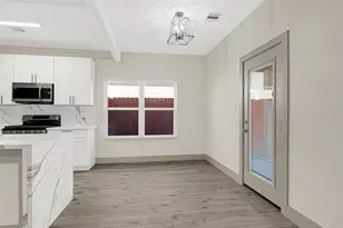 2832 Ashley St, La Marque, TX 77568 - Photo 11