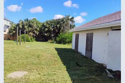 5928 Avenue T 1/2, Galveston, TX 77551 - Photo 3