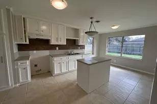 205 W Rittenhouse St, Houston, TX 77076 - Photo 3