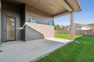 2010 Escobar St, Montgomery, TX 77316 - Photo 7