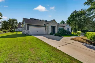 337 Dancing Oak Ln, San Marcos, TX 78666 - Photo 3