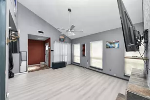 7877 Kendalia Dr, Houston, TX 77036 - Photo 7