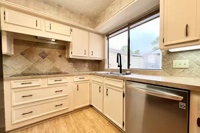 11954 Brook Meadows Lane, Meadows Place, TX 77477 - Photo 7