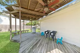 20423 Forest Dr, Spring, TX 77388 - Photo 9